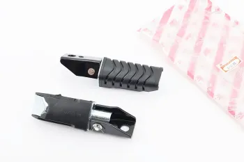 125J / V150A - Подножки задние к-кт 2шт черные (NEW) (86010)